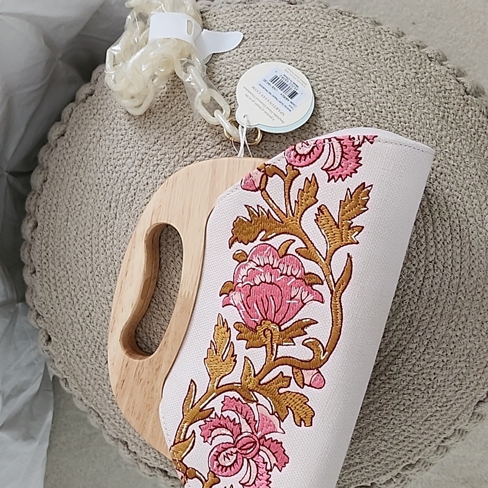 Spartina 449 Pink Floral Embroidered Wood-Handle Clutch - Picture 4 of 7